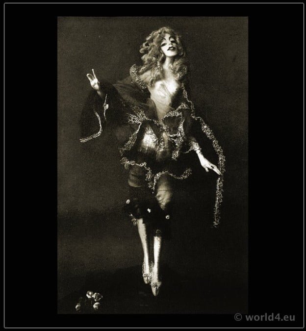 Lotte Pritzel. Dolls for the showcase.