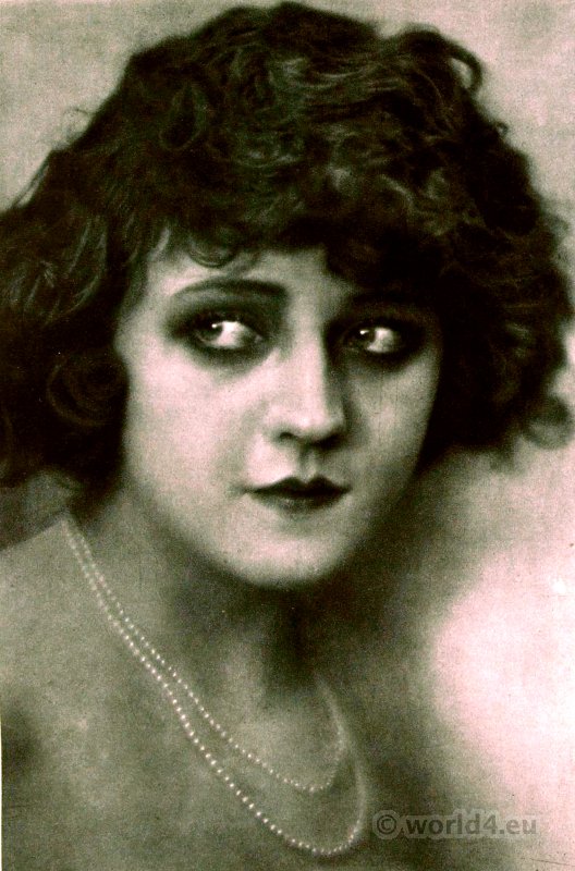 The Prague actress Bronislava Livia 1925