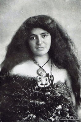 Māori, Wahine, costumes, kiwi, feathers, pendent, heitiki, Traditional, New Zealand, dress