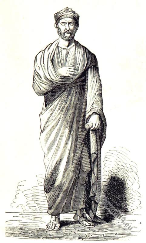 Statue of Roman Emperor Julian. Ancient Byzantin clothing