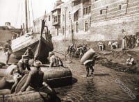 Guffa, round, basket, boat, Baghdad, Arab, porters, costumes, Tigris, Euphrates, Photogravure,