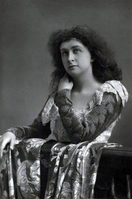 Emma Hayden Eames, American opera singer, vocal pedagogue, victorian fashion era