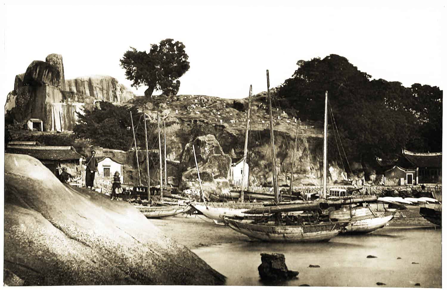 Amoy  Harbour. The Port of Xiamen in 19th century.