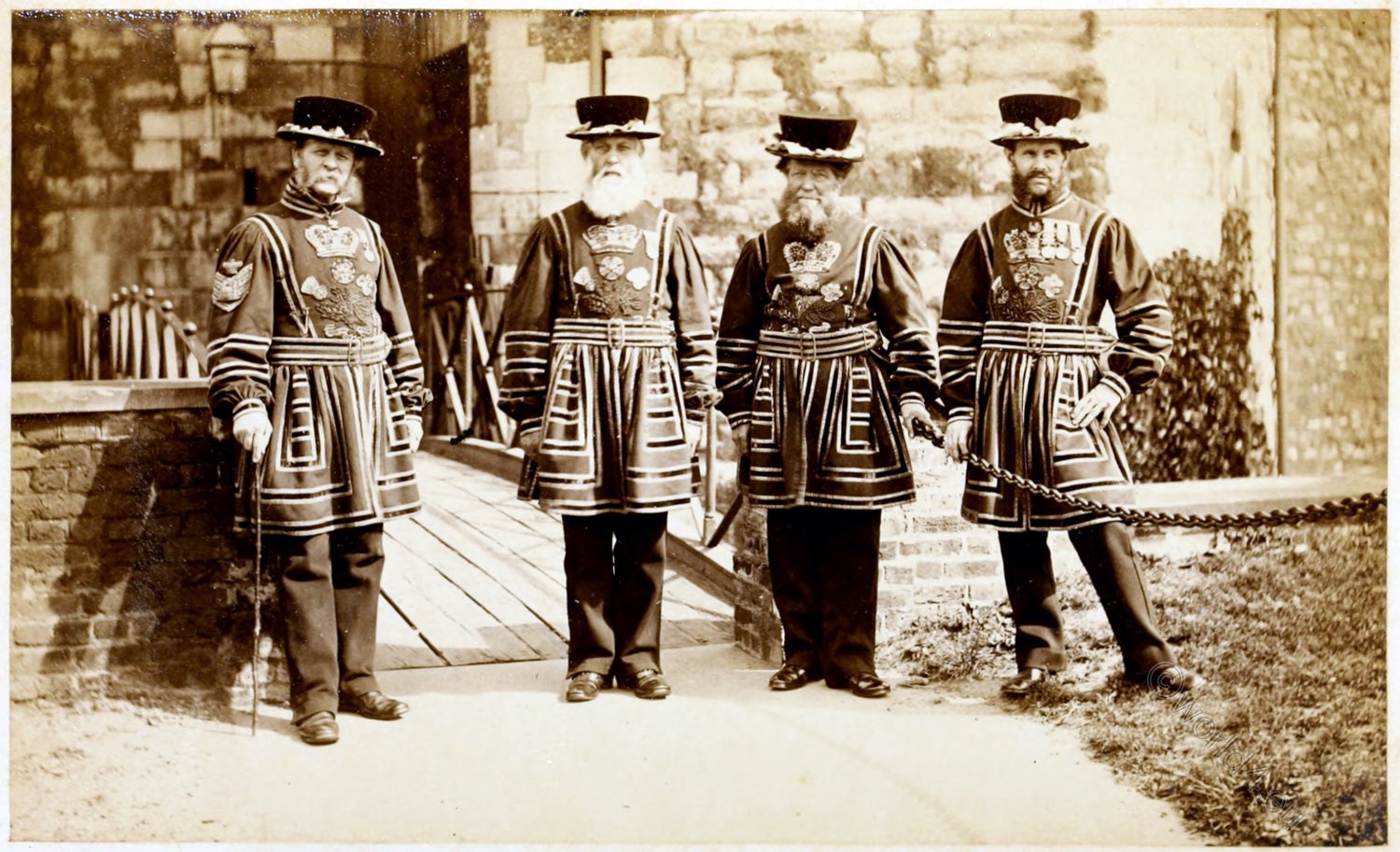 Warders, Yeoman , beefeaters, Tower, London, 